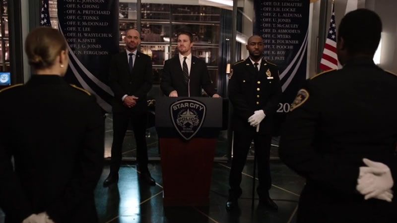 Arrow: Oliver Queen y compañía no tienen descanso