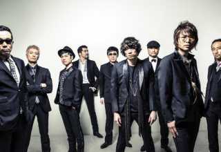 Tokyo Ska Paradise Orchestra ofreció un concierto en el metro de Tokyo
