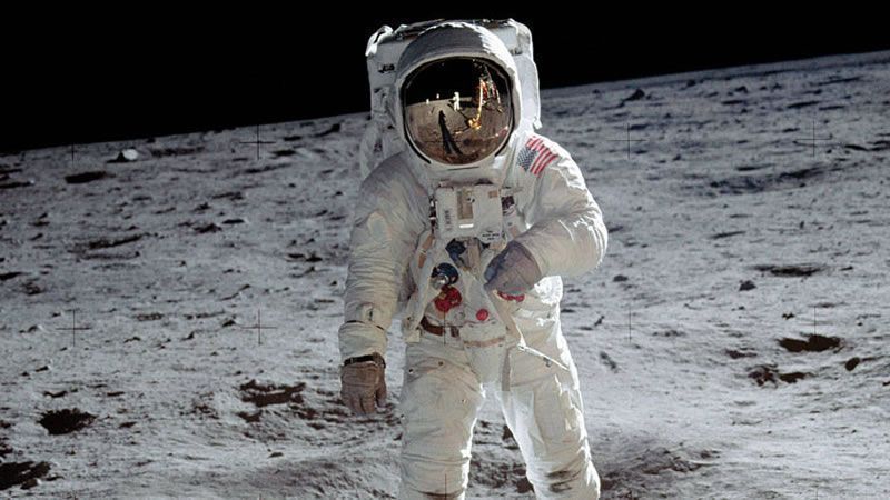 10 Canciones con la Luna como Protagonista